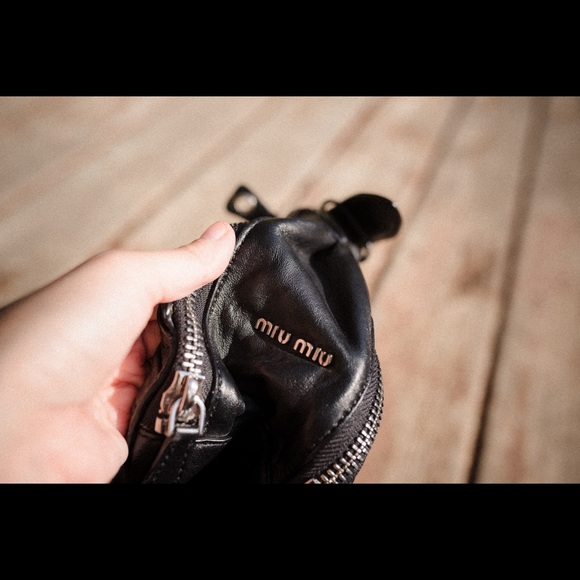 Like New Miu Miu Leather Shoulder bag - Picture 2 of 7